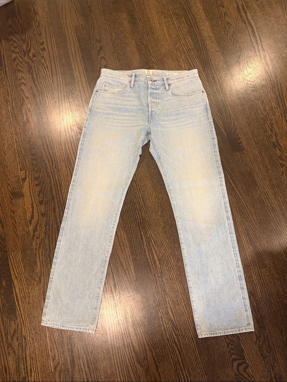 Light Blue Men's Straight Jeans - Classic Everyday Fit